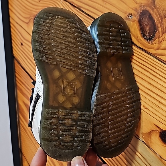 Dr. Martens Boots, White, Toddler Size 9 - Picture 4 of 7